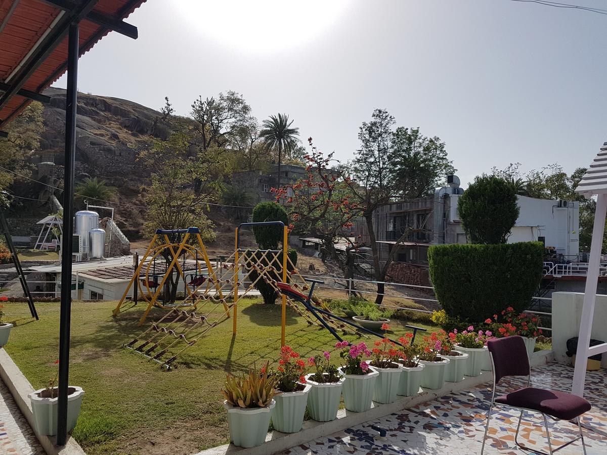 Hotel Karnavati Mount Abu Εξωτερικό φωτογραφία