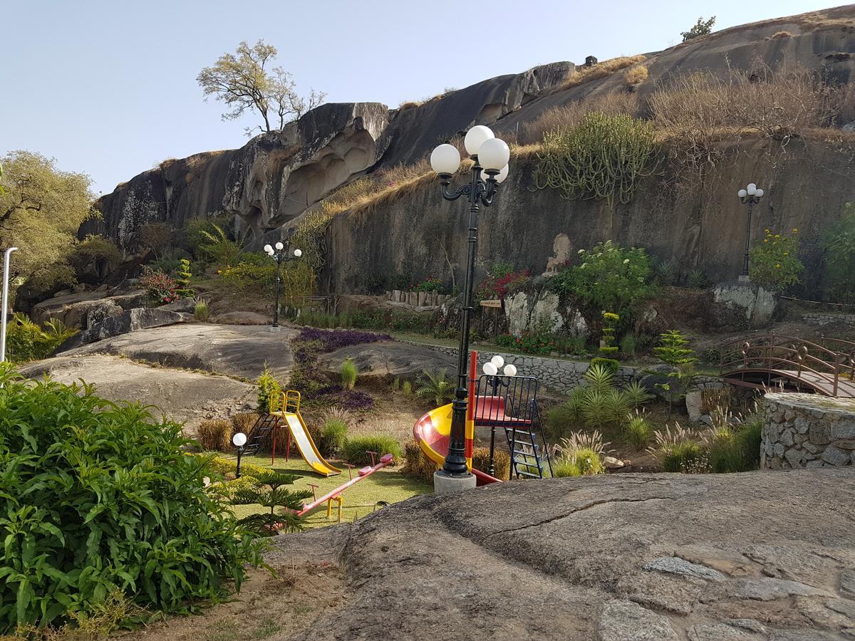 Hotel Karnavati Mount Abu Εξωτερικό φωτογραφία