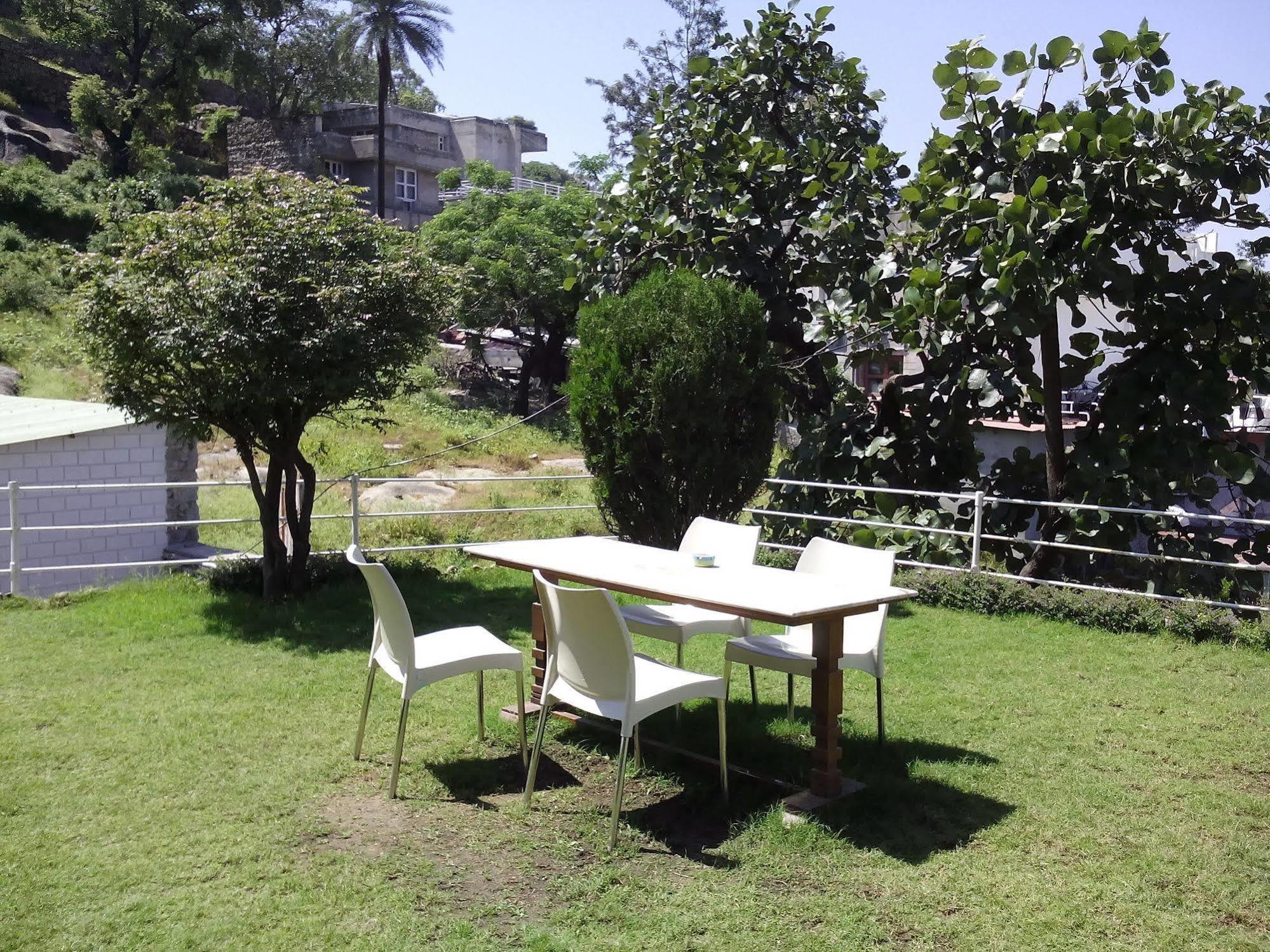 Hotel Karnavati Mount Abu Εξωτερικό φωτογραφία