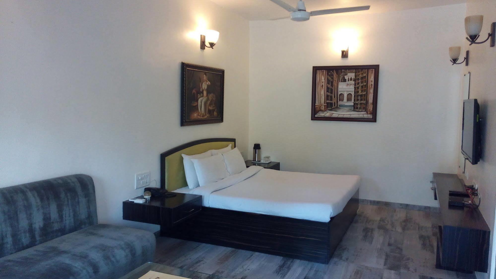 Hotel Karnavati Mount Abu Εξωτερικό φωτογραφία